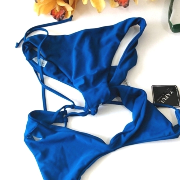 ZAFUL BLUE TRIANGLE SLIDE BIKINI TOP WITH HI-CUT HIPSTER BOTTOM SIZE MED NWT - Picture 1 of 1